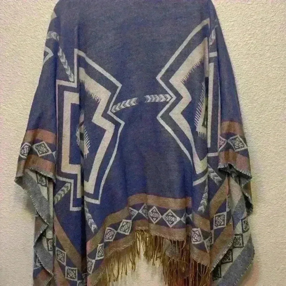 Mudd blue and tan Aztec shawl one size western cowgirlcore cowgirl * shedding - Picture 9 of 9